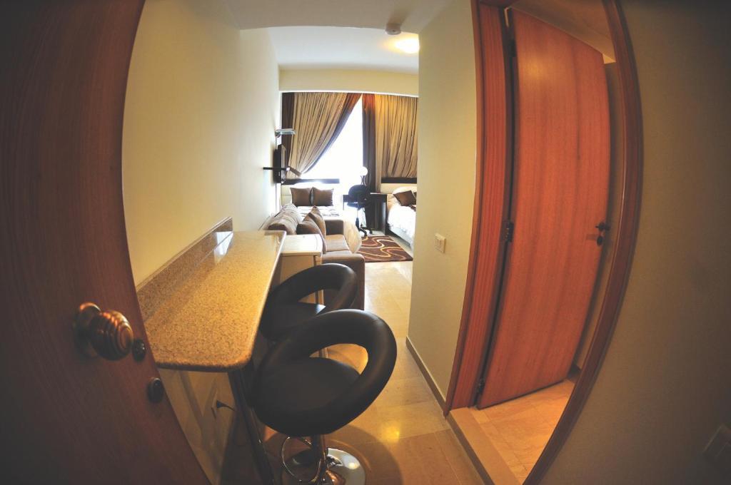 Bliss 3000 Furnished *