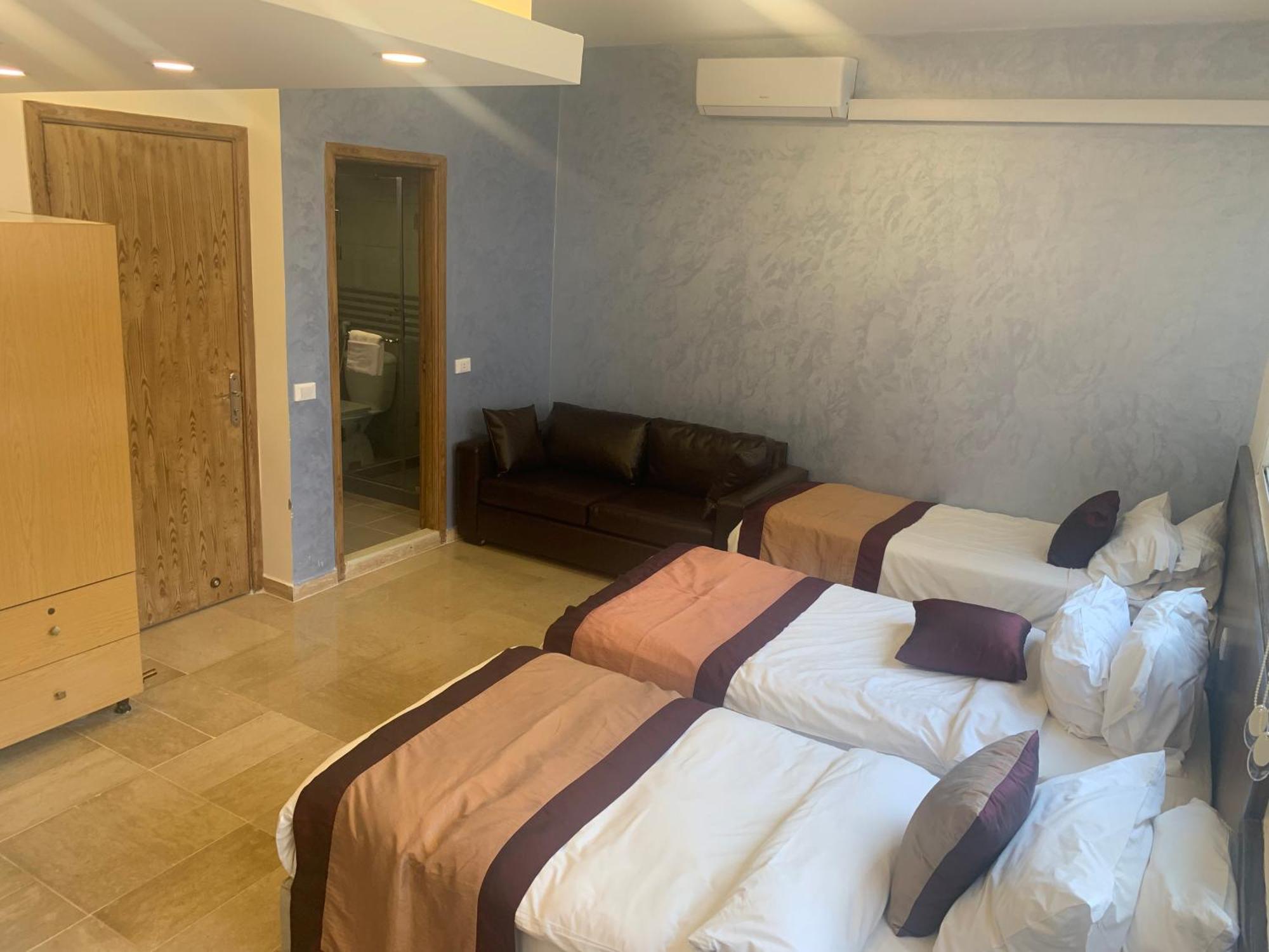 Bliss 3000 Furnished Apartment *