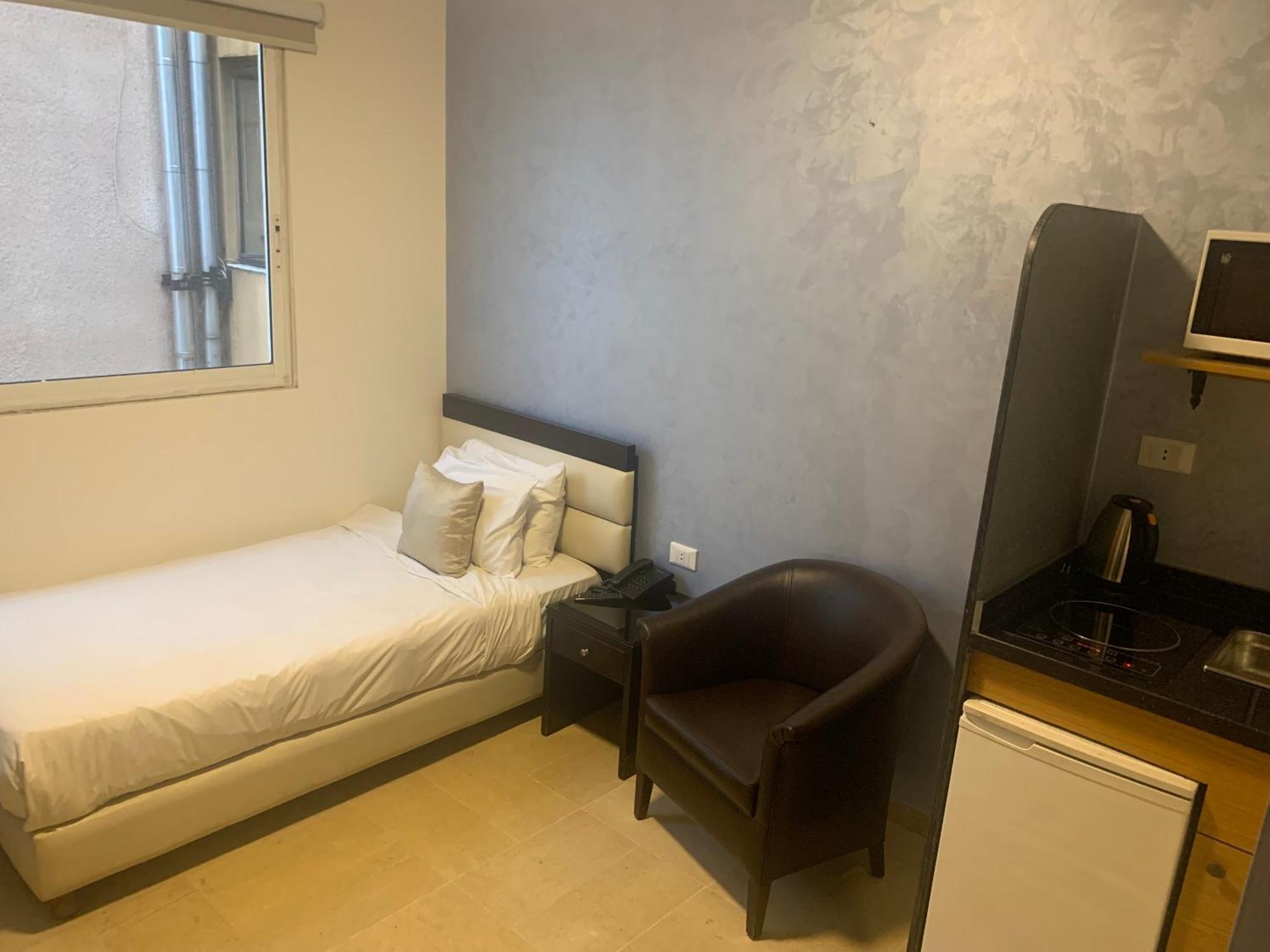Bliss 3000 Furnished Apartment *