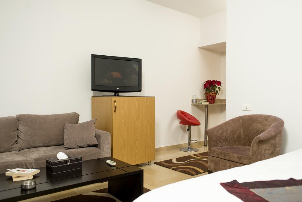 Bliss 3000 Furnished *